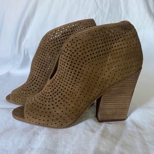 Brown open-toed heels